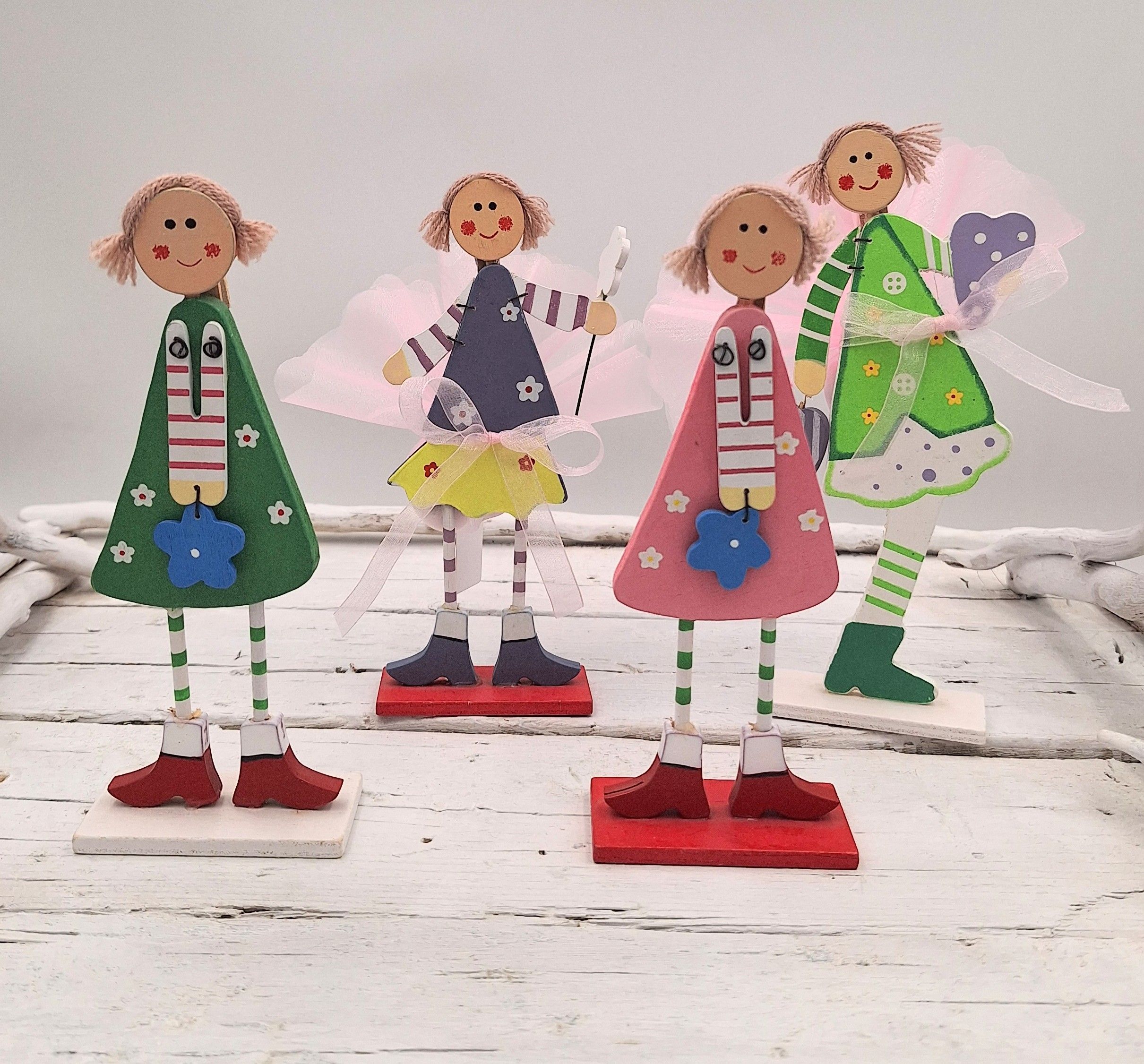 Μπομπονιέρα ξύλινη κοριτσάκι διακοσμητικό