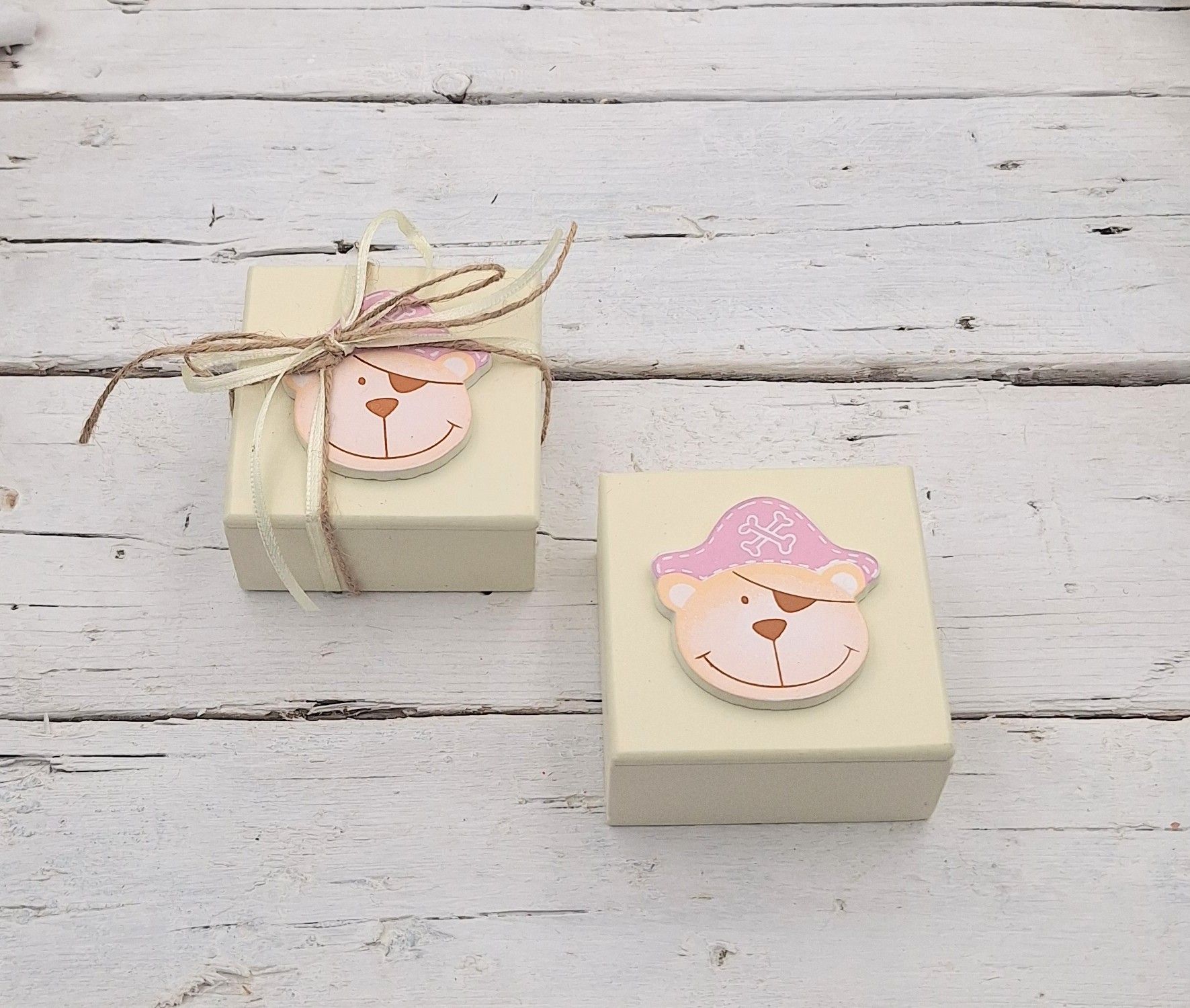 Μπομπονιέρα κουτάκι ξύλινο με πειρατή